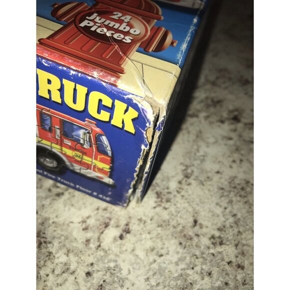 MELISSA & DOUG 24 PIECE GIANT FIRE TRUCK FLOOR JIGSAW PUZZLE #436 4 FEET LONG - Picture 4 of 5